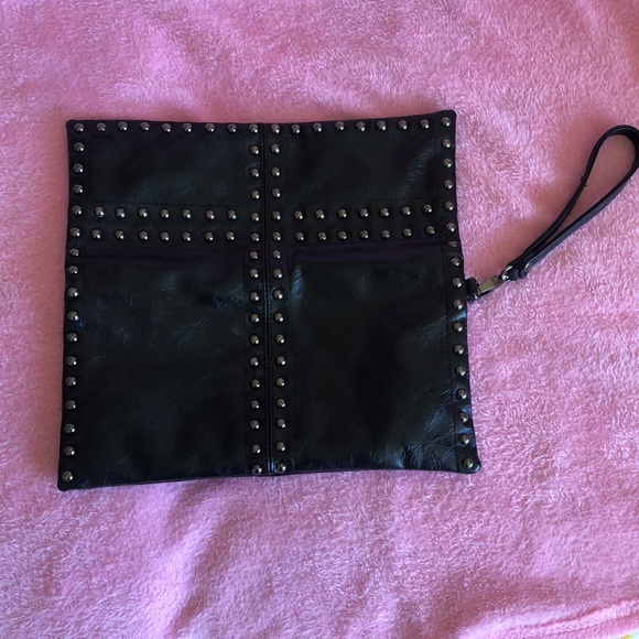 Wristlet Faux leather w/ gunmetal stud detail - Picture 9 of 10